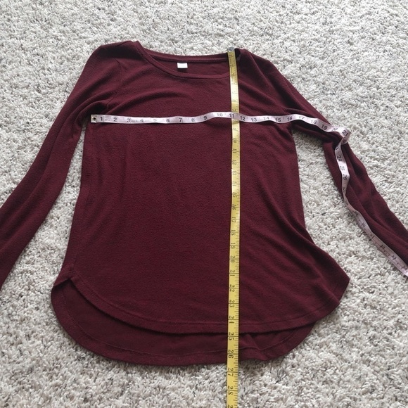 Old Navy soft plush scoop neck long sleeve top - Picture 4 of 8